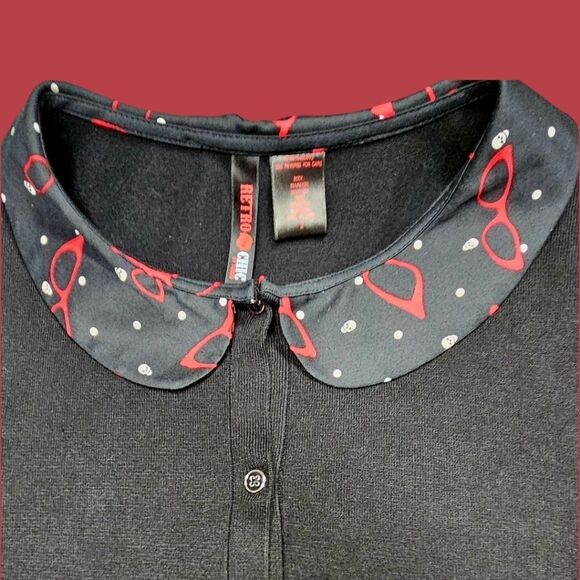 TORRID RETRO CHIC SKULLS/SUNGLASSES DESIGN COLLAR 3/4 Sleeve button- up Sweater - Picture 5 of 16
